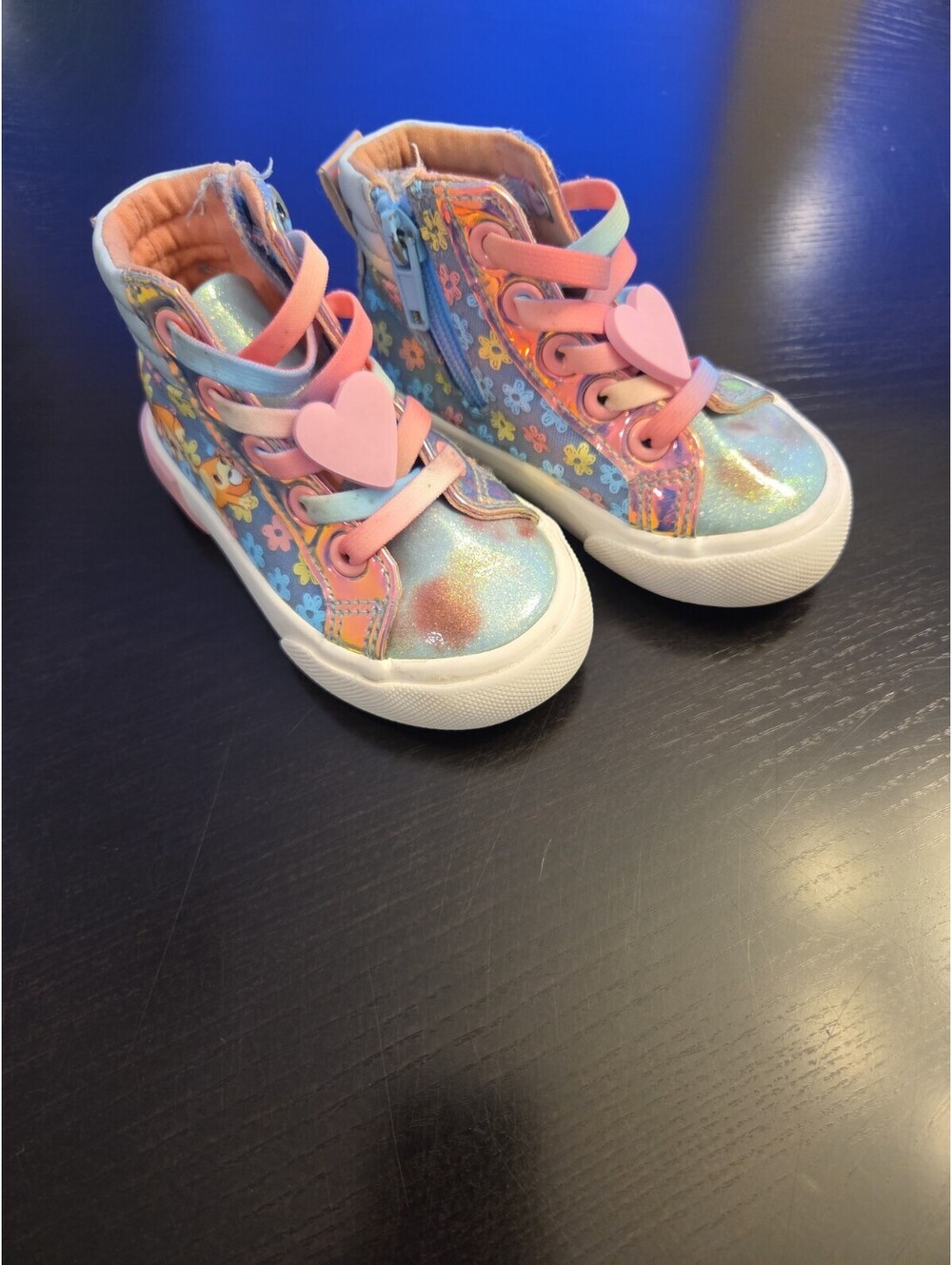 Bluey Girls High Top Sneakers Size 6 with Side Zipper Good Condition